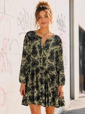 Hinge Long Sleeve Relaxed Floral Drop Waist Mesh Shoulder Dress Green Black S